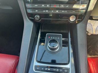 Jaguar F-Pace 2.0 D180 R-Sport Auto AWD Euro 6 (s/s) 5dr