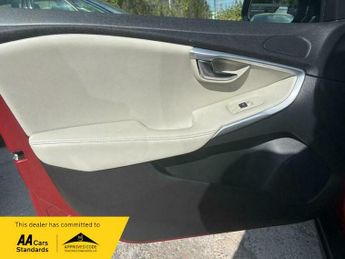 Volvo V40 1.6 D2 Lux Powershift Euro 5 (s/s) 5dr