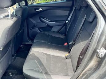 Ford Focus 1.0T EcoBoost Zetec Auto Euro 6 (s/s) 5dr