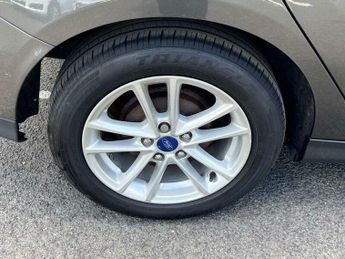 Ford Focus 1.0T EcoBoost Zetec Auto Euro 6 (s/s) 5dr