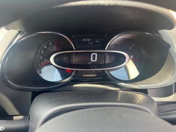 Renault Clio 1.2 16V Play Hatchback 5dr Petrol Manual Euro 6 (75 ps)