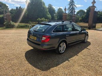 Skoda Superb 2.0 TDI Elegance DSG Euro 5 (s/s) 5dr