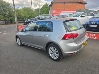 Volkswagen Golf 1.6 TDI BlueMotion Tech SE DSG Euro 5 (s/s) 5dr