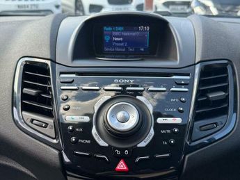 Ford Fiesta 1.0T EcoBoost Titanium Euro 5 (s/s) 5dr