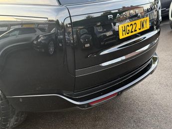 Land Rover Range Rover 3.0 D300 MHEV SE SUV 5dr Diesel Auto 4WD Euro 6 (s/s) (300 ps)