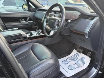 Land Rover Range Rover 3.0 D300 MHEV SE SUV 5dr Diesel Auto 4WD Euro 6 (s/s) (300 ps)