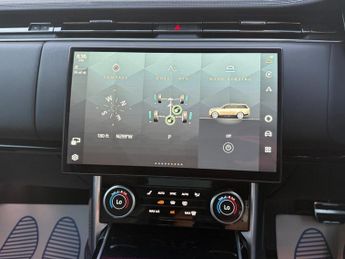 Land Rover Range Rover 3.0 D300 MHEV SE SUV 5dr Diesel Auto 4WD Euro 6 (s/s) (300 ps)