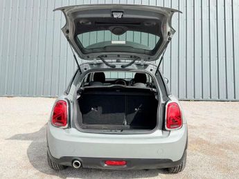MINI Hatch 1.5 Cooper Classic Steptronic Euro 6 (s/s) 3dr