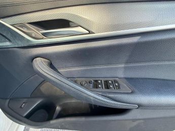 BMW 5 SERIES 520i M SPORT