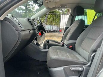 Volkswagen Tiguan 2.0 TDI BlueMotion Tech SE 4WD Euro 5 (s/s) 5dr