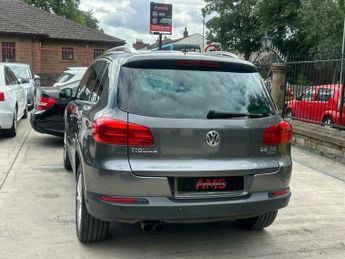 Volkswagen Tiguan 2.0 TDI BlueMotion Tech SE 4WD Euro 5 (s/s) 5dr
