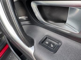 Land Rover Discovery Sport TD4 HSE BLACK