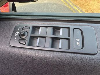 Land Rover Discovery Sport TD4 HSE BLACK