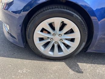 Tesla Model S MODEL S 75D