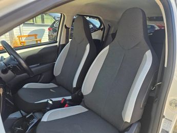 Toyota AYGO 1.0 VVT-i x-press x-shift Euro 6 5dr