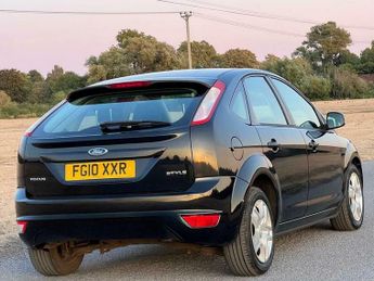 Ford Focus 1.6 Style 5dr