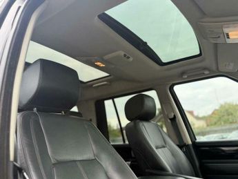 Land Rover Discovery 3.0 SD V6 HSE Luxury Auto 4WD Euro 5 (s/s) 5dr