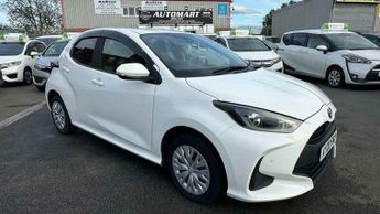 Toyota Yaris 1.5 VVT-hybrid-CVT Euro 6 low mile