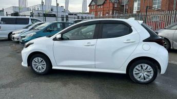 Toyota Yaris 1.5 VVT-hybrid-CVT Euro 6 low mile