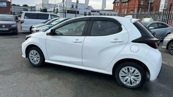 Toyota Yaris 1.5 VVT-hybrid-CVT Euro 6 low mile