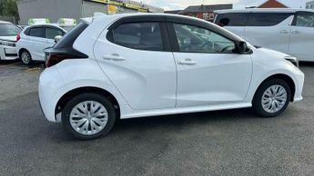Toyota Yaris 1.5 VVT-hybrid-CVT Euro 6 low mile