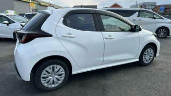 Toyota Yaris 1.5 VVT-hybrid-CVT Euro 6 low mile