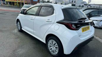 Toyota Yaris 1.5 VVT-hybrid-CVT Euro 6 low mile