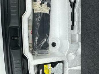 Toyota Yaris 1.5 VVT-hybrid-CVT Euro 6 low mile