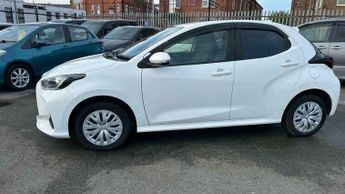 Toyota Yaris 1.5 VVT-hybrid-CVT Euro 6 low mile