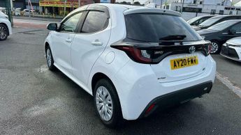 Toyota Yaris 1.5 VVT-hybrid-CVT Euro 6 low mile