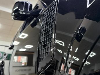 Land Rover Defender HARD TOP S [EXTENDED LR WARRANTY UNTIL FEB 2028, 4X SERVICES & H