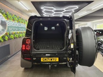 Land Rover Defender HARD TOP S [EXTENDED LR WARRANTY UNTIL FEB 2028, 4X SERVICES & H