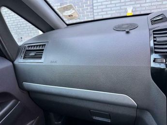 Vauxhall Zafira 1.8 16V Exclusiv Euro 5 5dr