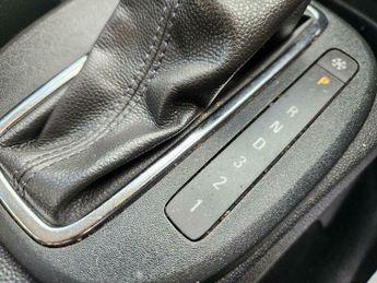 Vauxhall Corsa 1.4i 16v Design 5dr (a/c)