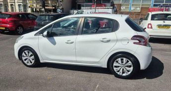 Peugeot 208 1.2 VTi Access+ Euro 5 5dr