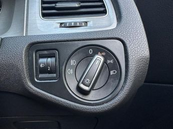 Volkswagen Golf MATCH TDI BLUEMOTION TECHNOLOGY DSG
