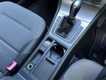 Volkswagen Golf MATCH TDI BLUEMOTION TECHNOLOGY DSG