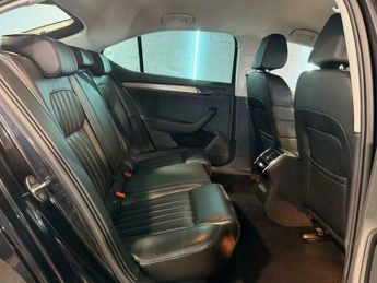 Skoda Superb 2.0 TDI SE L Executive DSG Euro 6 (s/s)