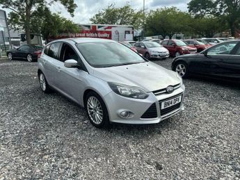 Ford Focus 1.0T EcoBoost Zetec Euro 5 (s/s) 5dr