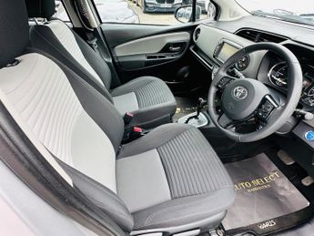 Toyota Yaris VVT-I ICON TECH