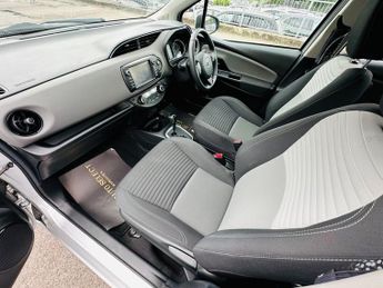 Toyota Yaris VVT-I ICON TECH