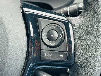Toyota Yaris VVT-I ICON TECH