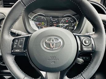 Toyota Yaris VVT-I ICON TECH