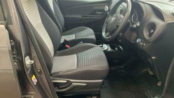 Toyota Yaris 1.5 VVT-h Design E-CVT Euro 6 (s/s) 5dr