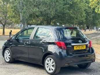 Toyota Yaris 1.5 VVT-h Excel E-CVT Euro 6 5dr (15in Alloy)