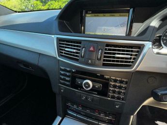 Mercedes-Benz E Class 3.0 E350 CDI V6 BlueEfficiency Sport G-Tronic Euro 5 4dr
