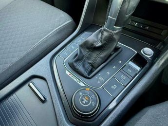 Volkswagen Tiguan 2.0 TDI BlueMotion Tech SE Navigation DSG 4Motion Euro 6 (s/s) 5