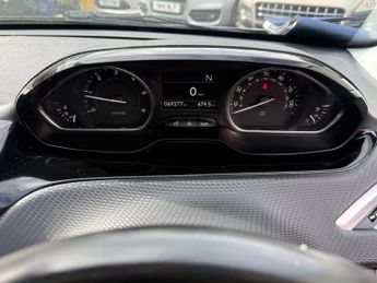 Peugeot 2008 E-HDI ALLURE