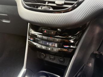 Peugeot 2008 E-HDI ALLURE