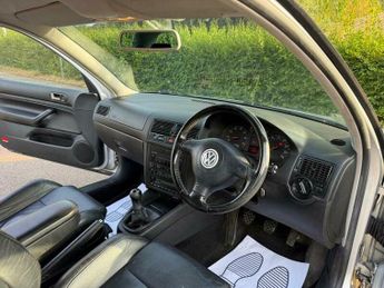 Volkswagen Golf 2.3 VR5 3dr